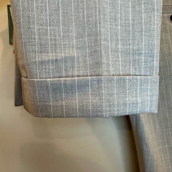 H&M Skinny Fit Cropped Light Grey Pinstripe Pants w/ Cuff - Picture 6 of 7